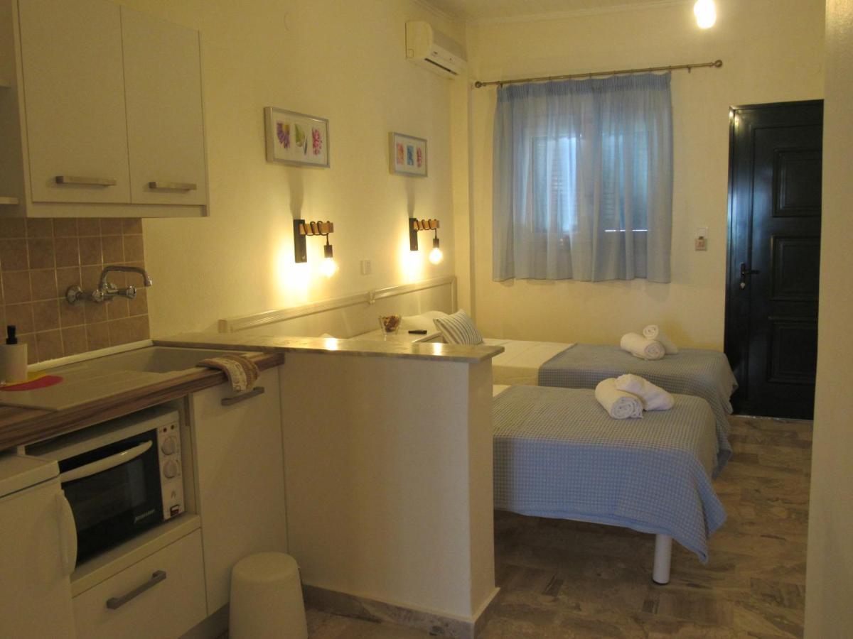 Biscoutsis Apartments & Studios カボス エクステリア 写真