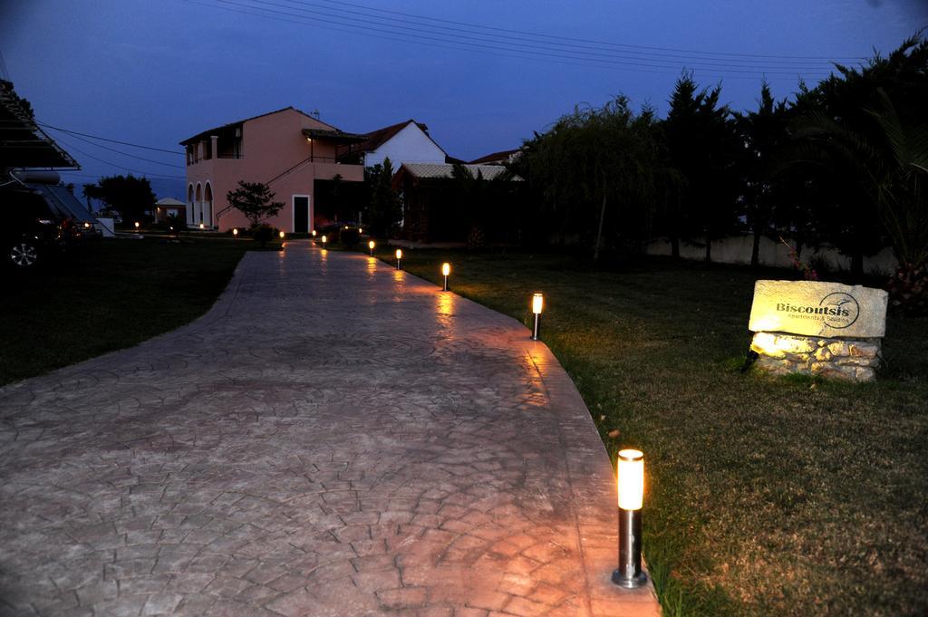 Biscoutsis Apartments & Studios カボス エクステリア 写真