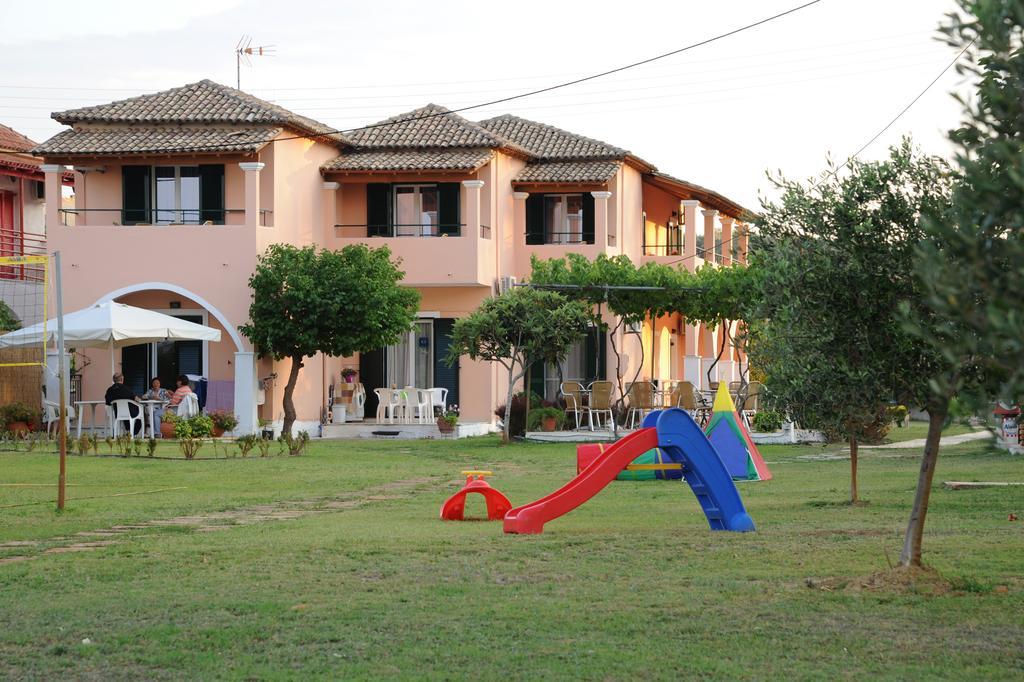 Biscoutsis Apartments & Studios カボス エクステリア 写真